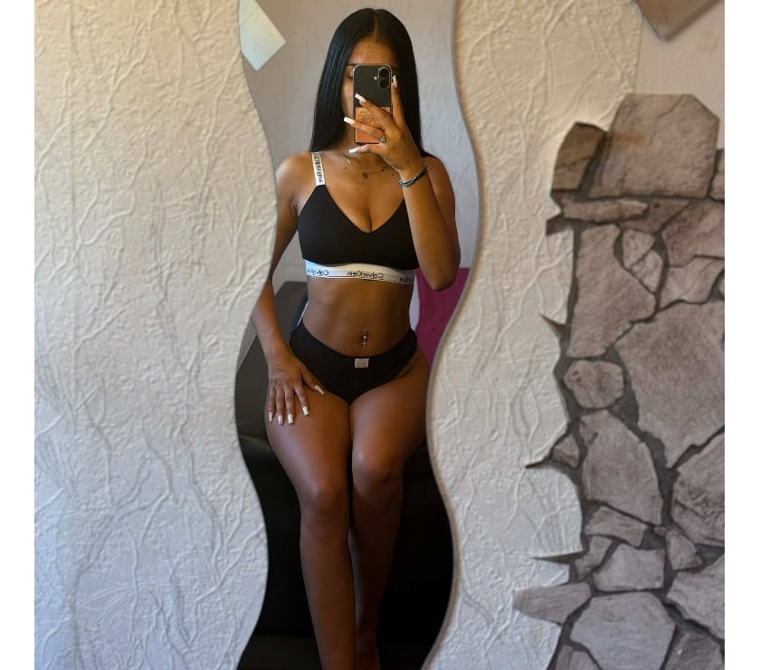 Dellia New in town 🩵💙 The best services