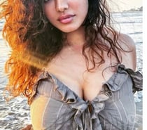 Hey, Indian hottie🍑 available for incall and outcall.