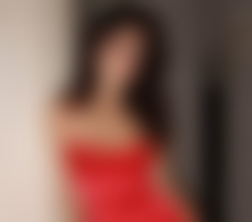 Attractive Indian Girl Confident Sweet & Full of Energy