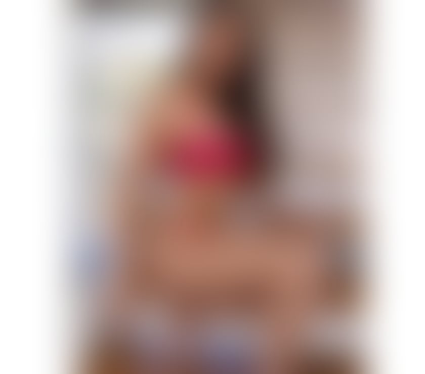 Julia 😈girl the strap on is back 👿👿