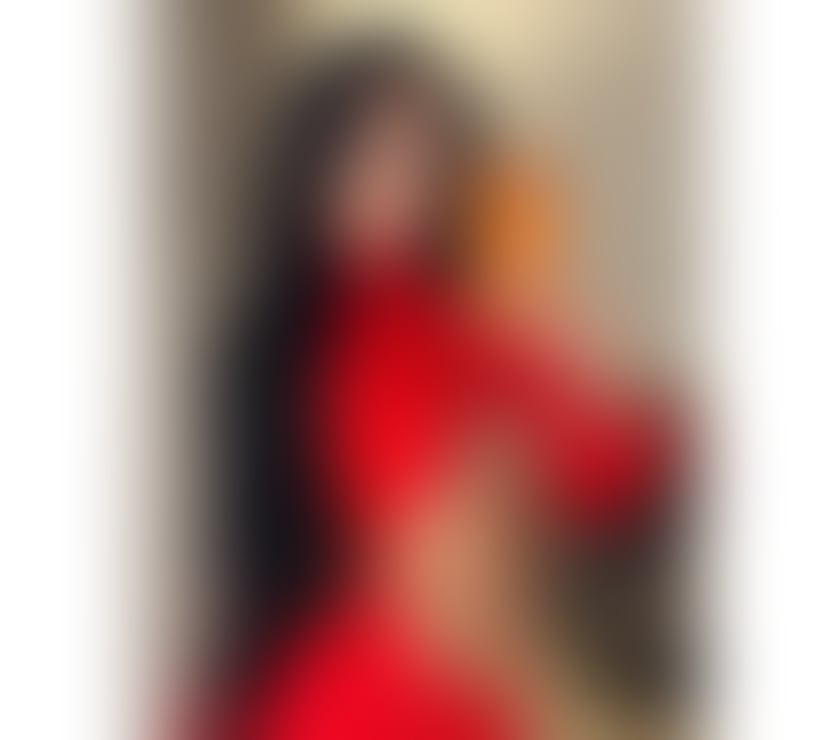 SEDUCTIVE, CHARMING AND HOT BRUNETTE 🔥💋