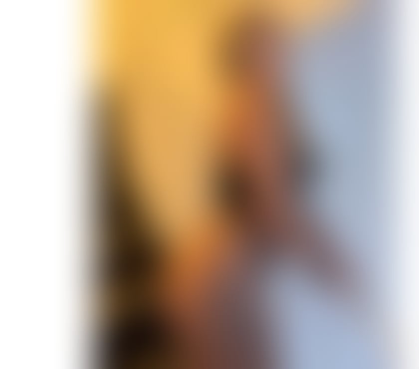 Vyky new girl in town