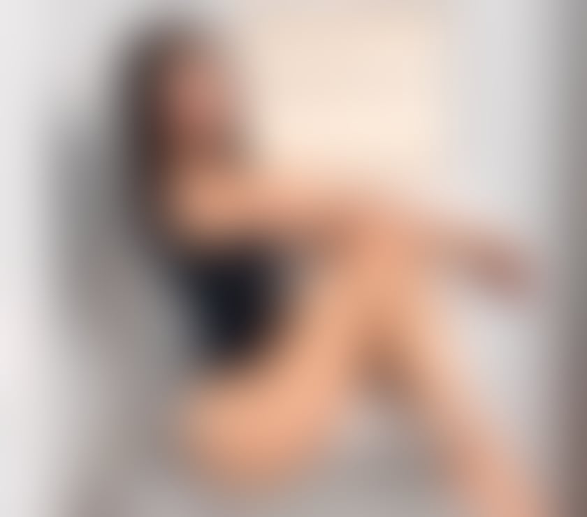 Escorts Glasgow Maryhill - Glasgow - Photos for 🔞Bombshell Party🥂Strap-on lovers?Domination ALEVEL💦