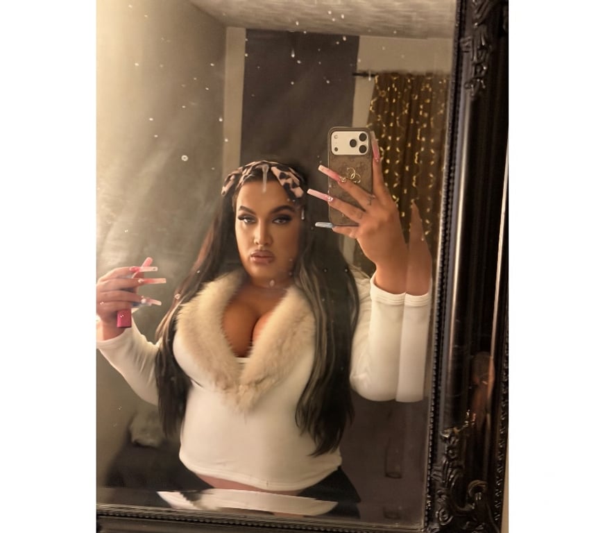 Trans Escorts North London Tottenham - North London - Photos for THICK FAT ASS AMELIA 🍑🩷 FACE LIKE A DOLL