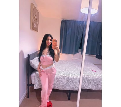 Escort Wembley Park North West London - Photos for Delia new girl in town party girl slim girl ❤️😘