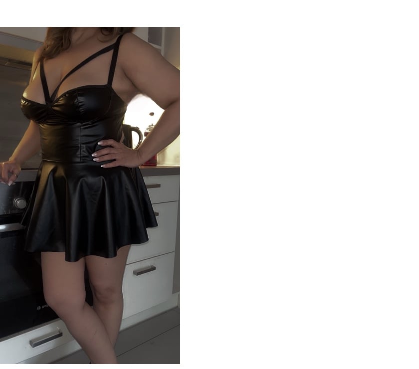  Escorts & Erotic Massage Woking Town Centre Woking - Photos for Paki slut Nadia Khan