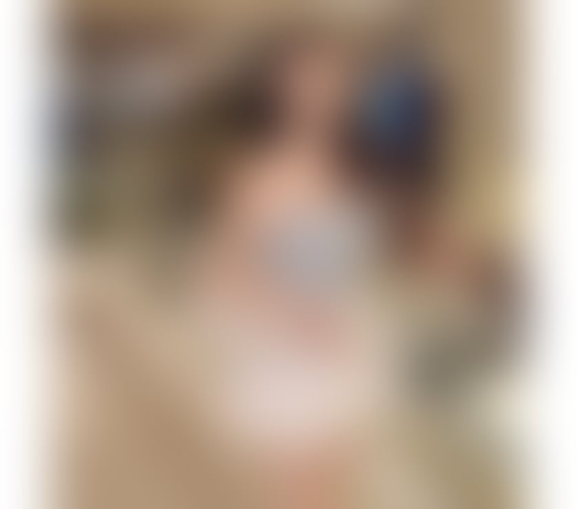 Photos for 👠A pair of warm smile eyes waiting for you