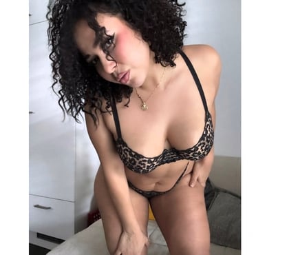 Escort Brentwood Station Brentwood - Photos for PARTY CARMEN AMAZING CURVES 🍫