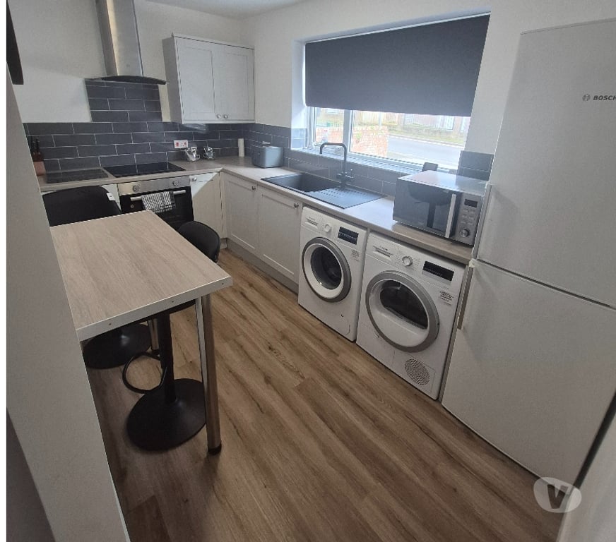 Property to Rent Merseyside Sefton - Photos for 2-bed apartment £100 per night in Southport town centre