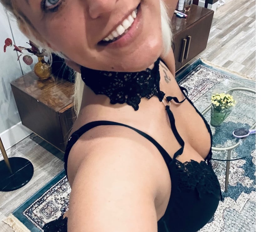 Photos for ✅❤️ SEXY BLONDE MILF ✅❤️