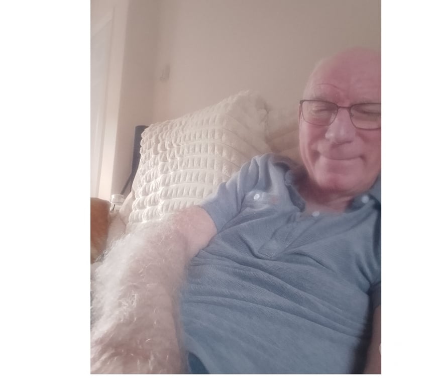 Escorts Leicestershire Charnwood - Photos for MATURE MALE gives NAKED BODY OIL MASSAGE for FEMALE only
