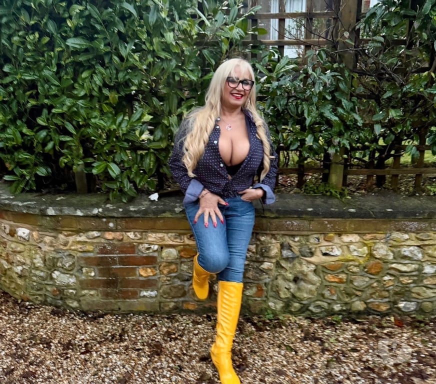 Escorts Leicestershire Leicester - Photos for Mary, a naughty and mature girl.❤️🍾🇧🇷