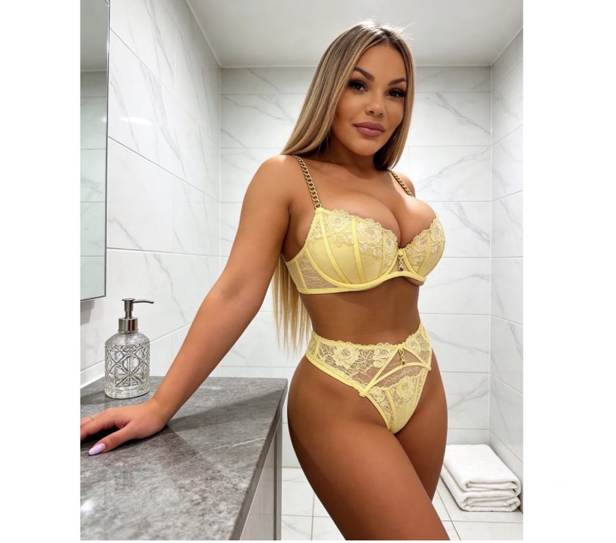 Escorts Greater Manchester Stockport - Photos for Real 38EE Busty Blonde Latina🇧🇷