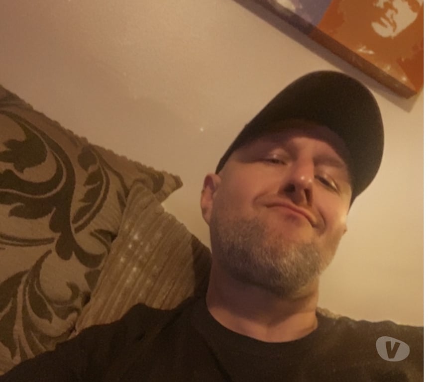 adult personals Buckinghamshire Aylesbury - Buckinghamshire - Photos for VWE Man looking for NSA fun with ladies only