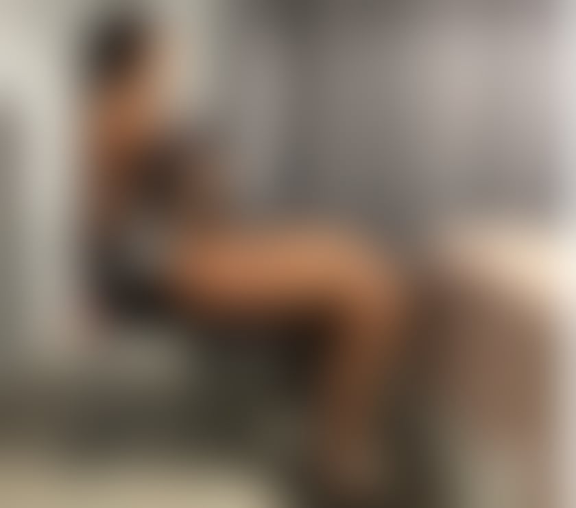 Escorts West Yorkshire Kirklees - Photos for NEW IN TOWN BUSTY JULIA GFE LATINA 💋