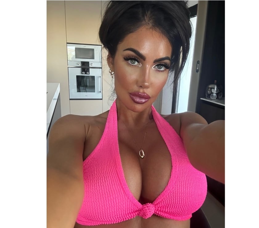 Escorts Gloucestershire Cheltenham - Photos for 100% English glamour model and independent escort