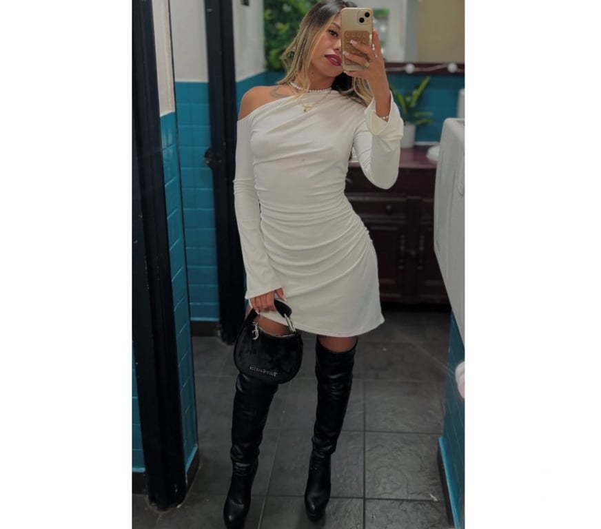 Escorts West London West Kensington Station - West London - Photos for Lility ...Petite Brazilian Tease in UK 🔥