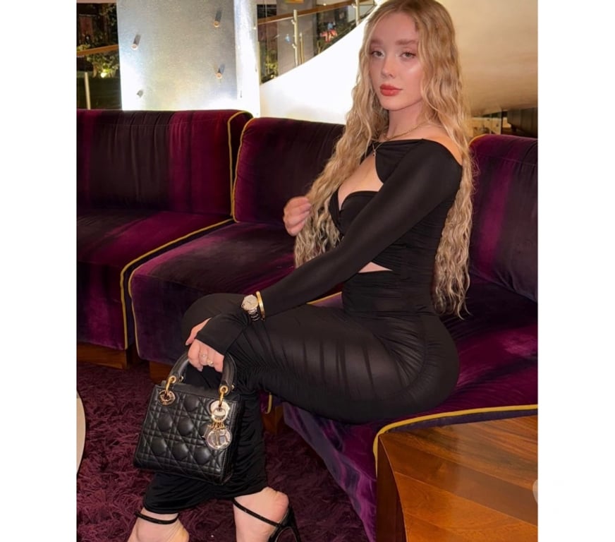 Escorts East London Canary Wharf - DLR Station - East London - Photos for ✨ Blonde Latina – Attentive & No Rush 💫🌙