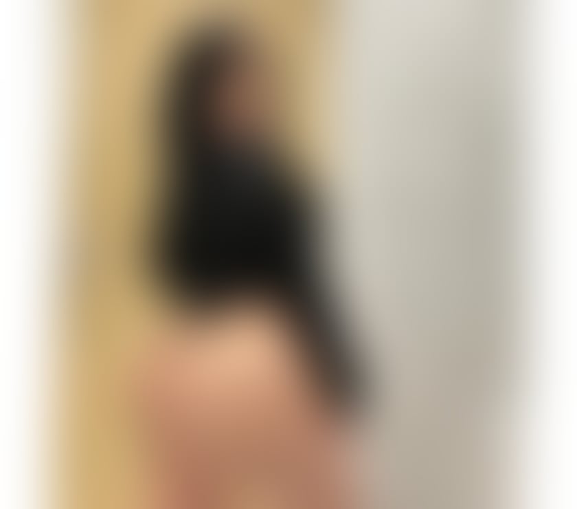 Escorts Elephant and Castle South East London - Photos for NAUGHTY MAYA 🔞 PARTY GIRL 🥳💯
