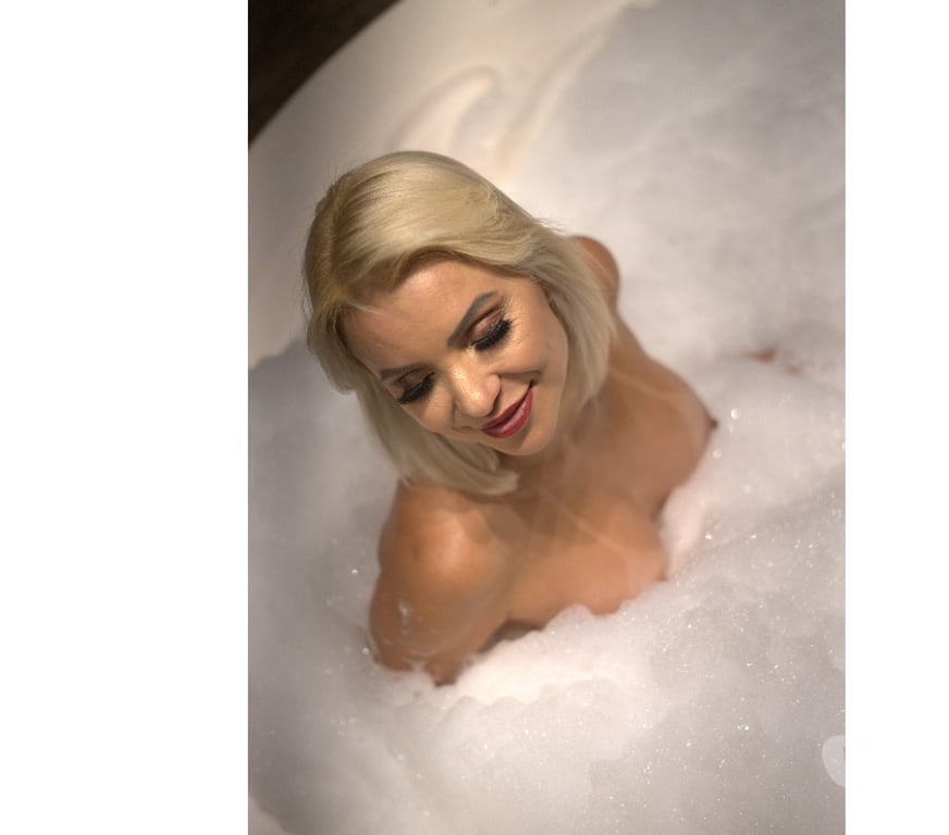 Escorts East London Redbridge - Photos for Loirinha 💯❤️🍑🍆❤️‍🔥