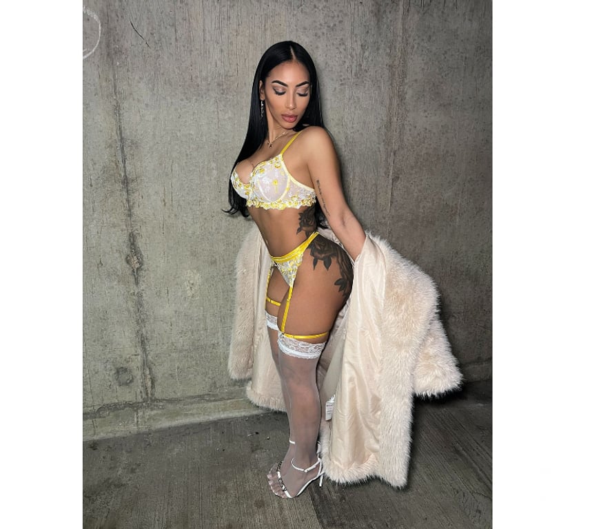 Escorts Merseyside Liverpool - Photos for Aisha Milano — hot girl, new in town ✨