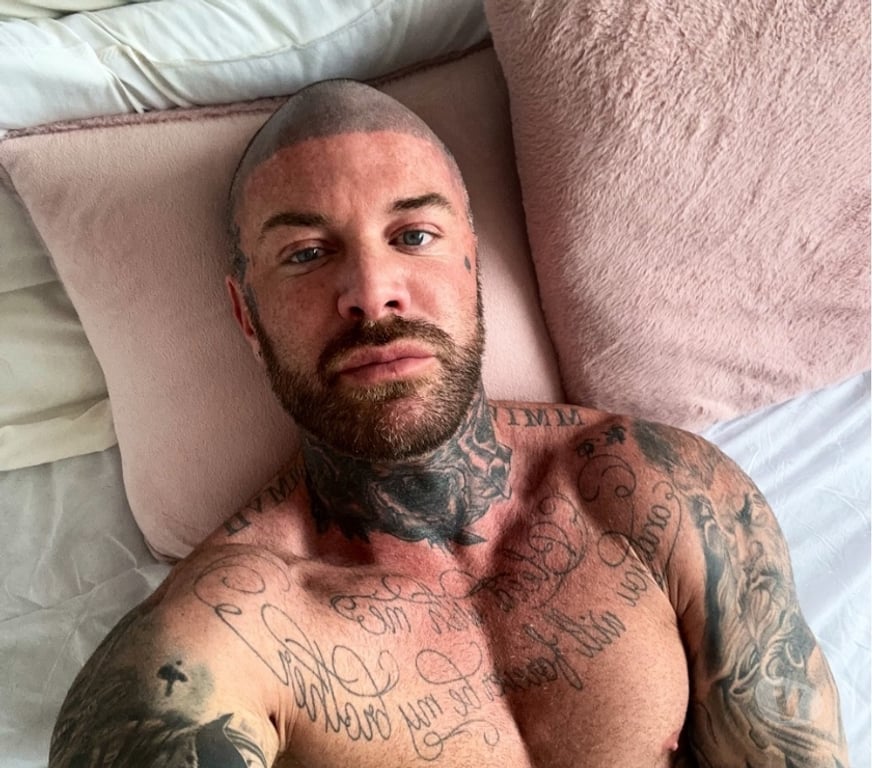  Gay massage Leicestershire Leicester - Photos for Tattooed muscle daddy