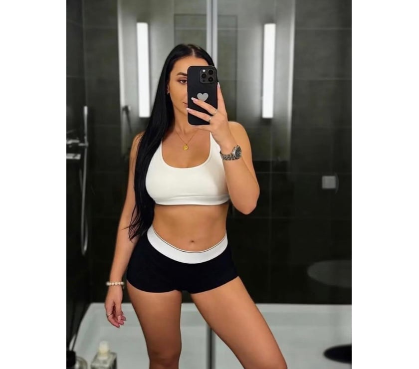 Photos for Yasemin hot girl pure 🤩🤩🤩