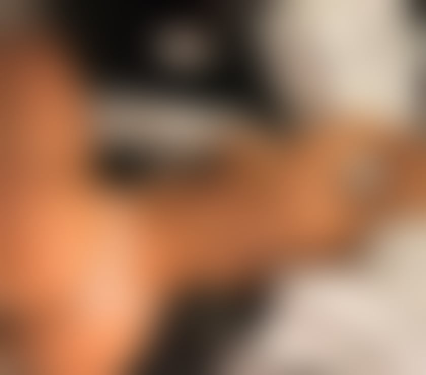  Escorts Sheldon Birmingham - Photos for New in town sexy blonde Latino vinyl party 🥂