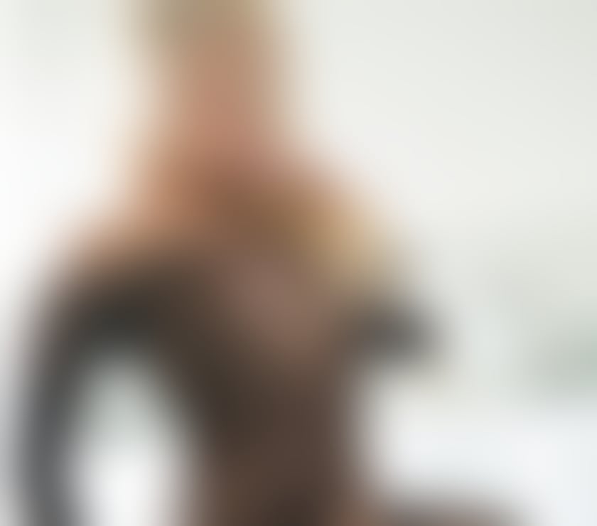 Escorts Sheldon Birmingham - Photos for New in town sexy blonde Latino Yasmin party 🔥🥂