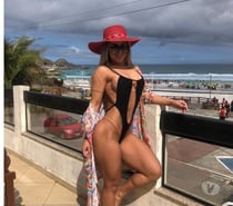 Blonde girl call me 🤙