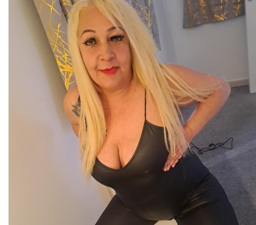  Escorts & Erotic Massage Leicester City Centre Leicester - Photos for Nadia New girl Hungary just 🤙