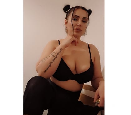 Escort Attleborough Nuneaton and Bedworth - Photos for Sara back on town best party girl owo including in 1h