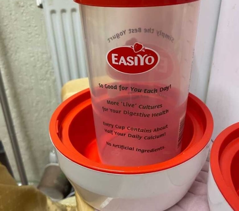 kitchen appliances Hazel Grove Stockport - Photos for EASIYO YOGHURT MAKER SET 2. USED BUT IN EXCEL COND