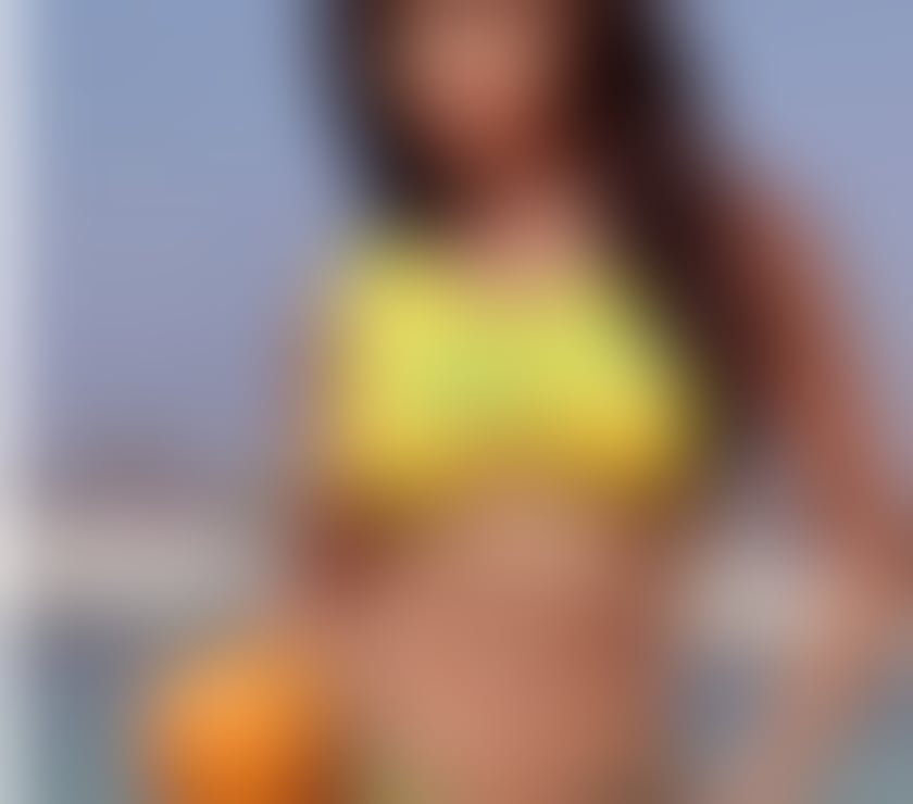 Italian 🇮🇹 Gourgeous girl