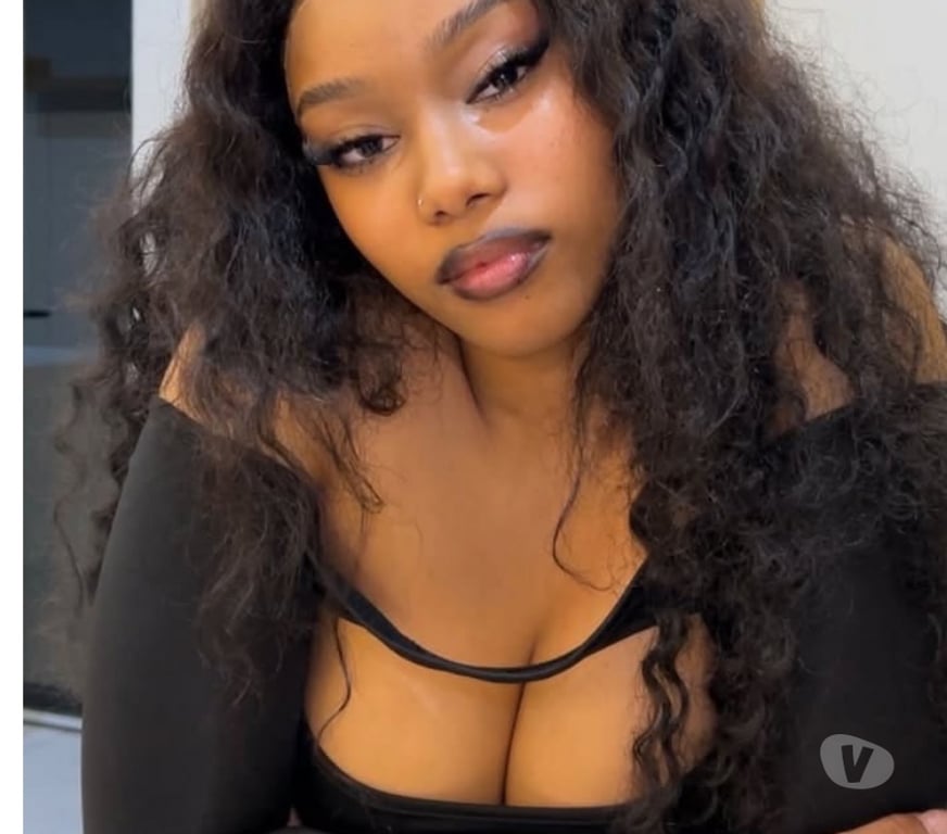 Escorts Greater Manchester Bolton - Photos for Vibrant Curvy Latina with Stunning✨