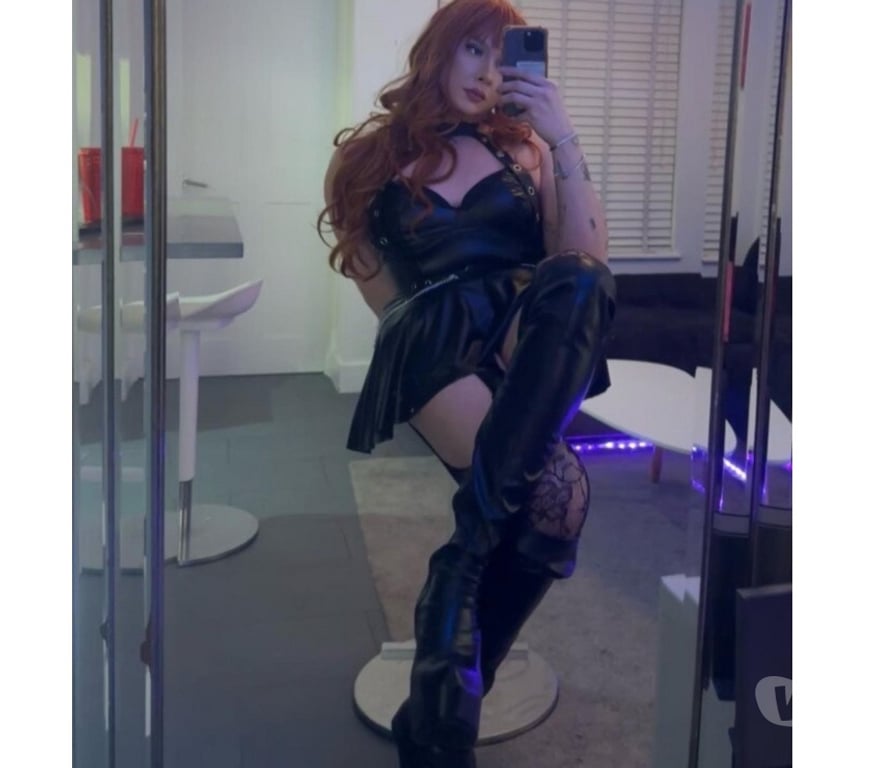 Trans Escorts Glasgow Glasgow City Centre - Glasgow - Photos for Mistress Lauren Brazilian XL Let’s P@rty