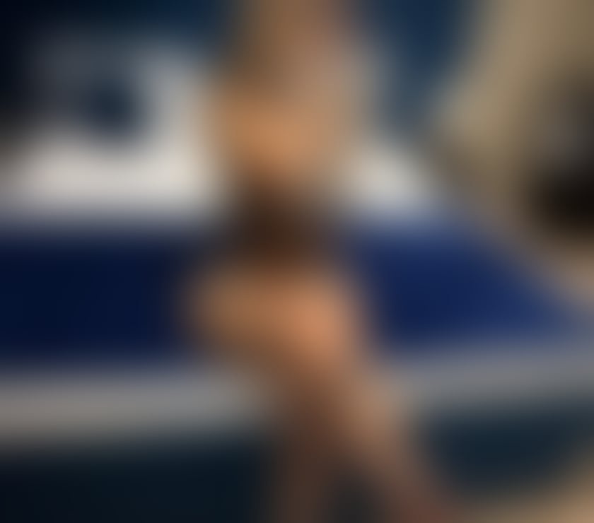 Sexy blonde Latino hot body Jessica party 🔥🥂