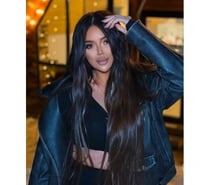 NEW HIGH CLASS BRUNETTE