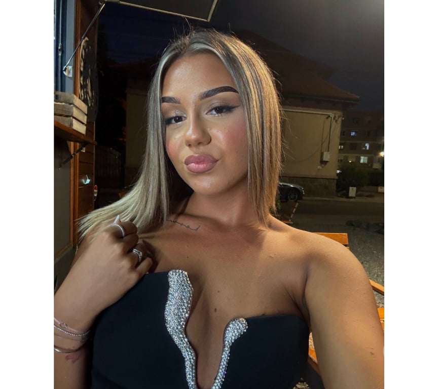 Adult Entertainment East London East Ham - East London - Photos for Naughty Blonde, here to make your fantasies, WhatsApp me