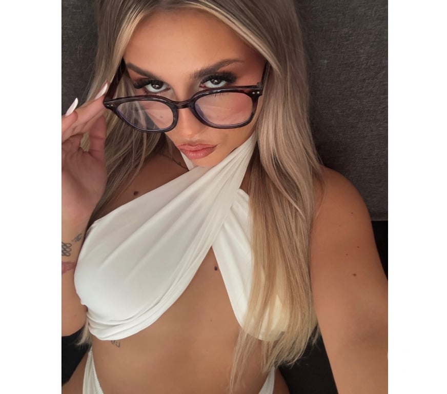 Adult Entertainment East London Havering - Photos for Hot blonde here to make any fantasy come true 🩷🎀😈