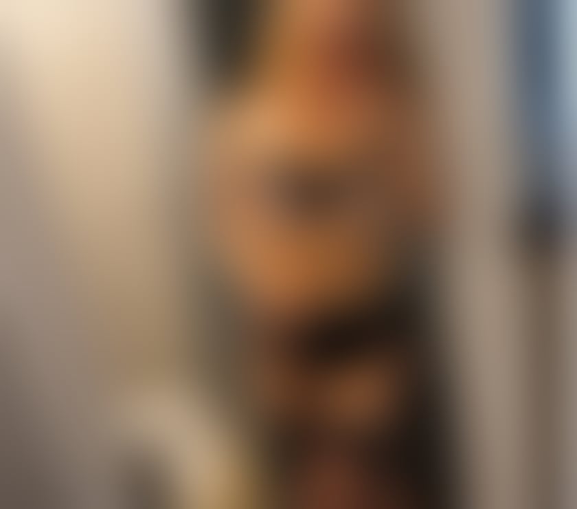 Escorts Greater Manchester Stockport - Photos for Ellie English mature fun blonde