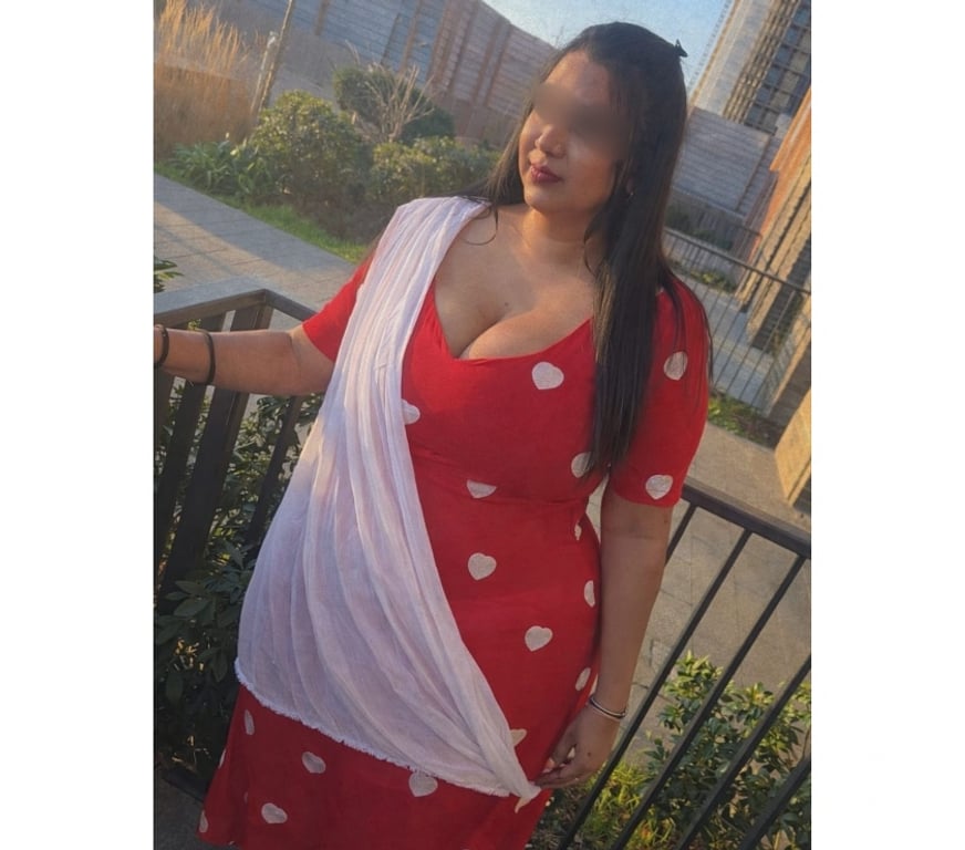 Escorts East London Barking Station - East London - Photos for SUZEE SOUTH INDIAN TAMIL CHUBBY GIRL NEW IN BARKING