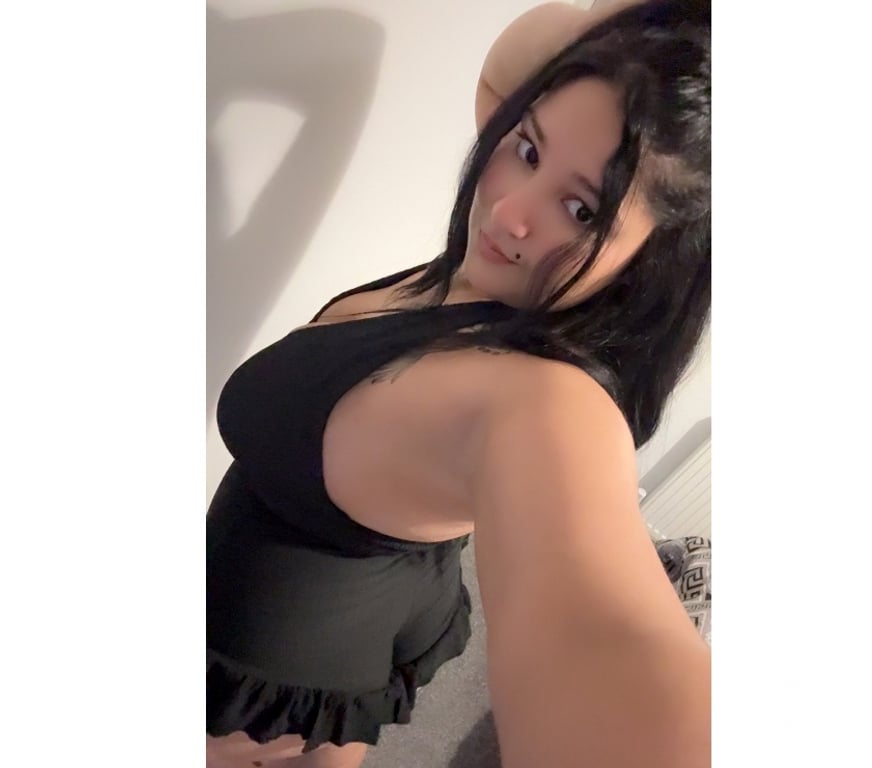 Escorts Wiltshire Swindon - Photos for Sienna, 27 – Sweet & irresistible in Swindon 💫