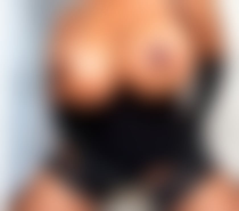 Escorts West Midlands Birmingham - Photos for Busty Curvy AFRICAN KIARA