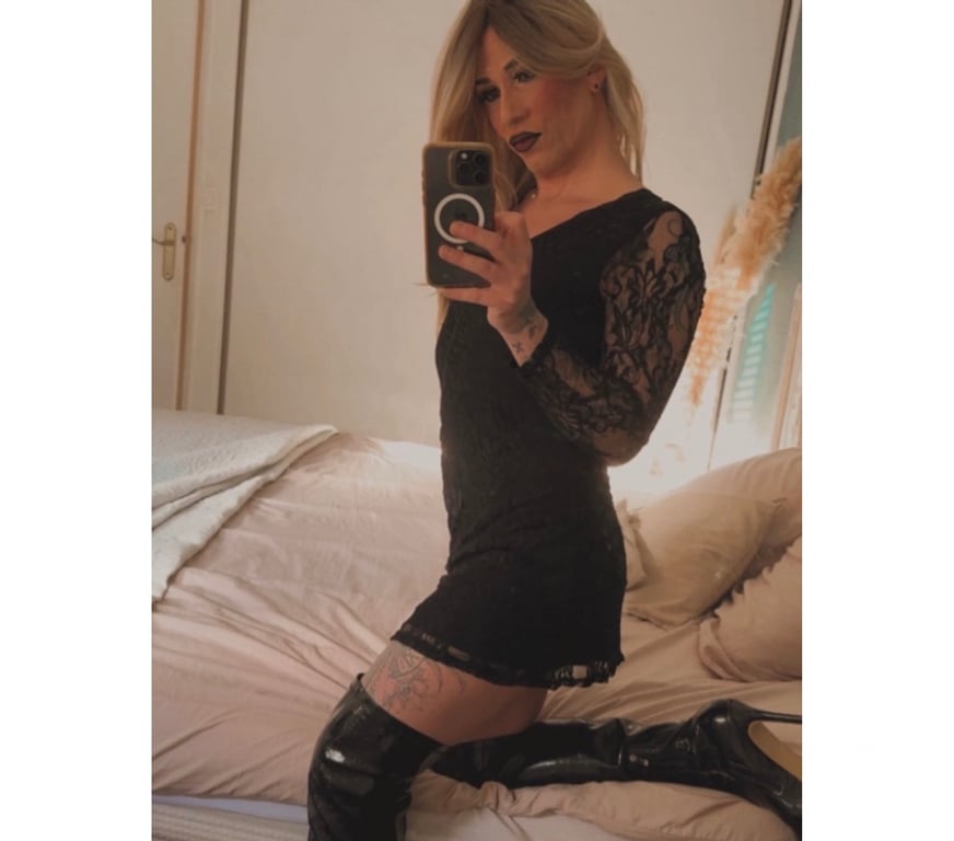 Trans Escorts Surrey Guildford - Photos for Available for Full Sv ,different positions !!