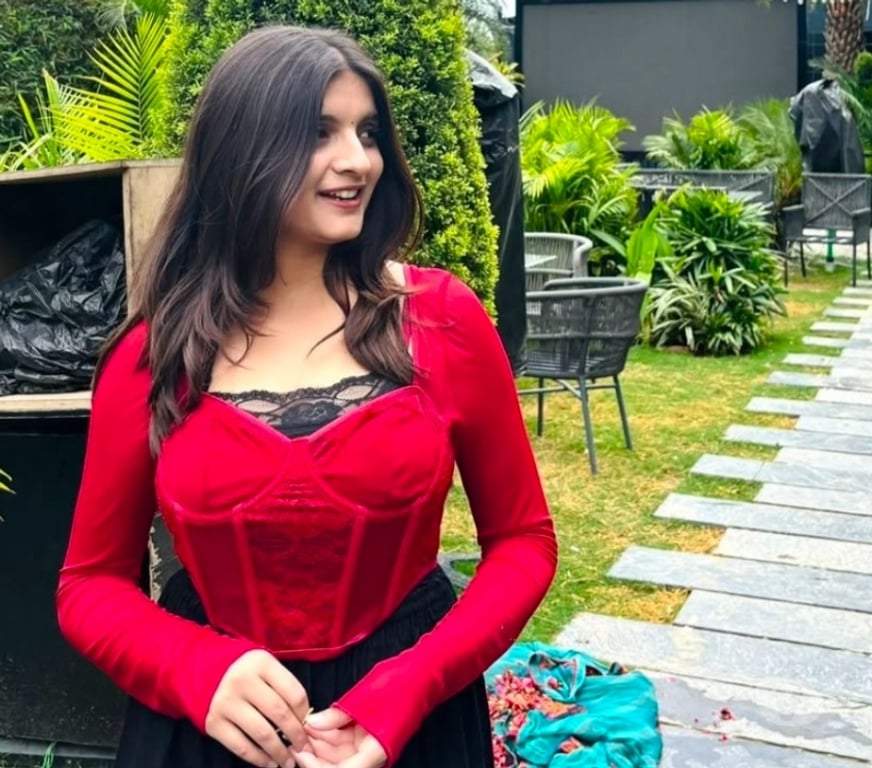 Escorts Buckinghamshire Milton Keynes - Photos for Beautiful Indian lady offering relaxing and massage