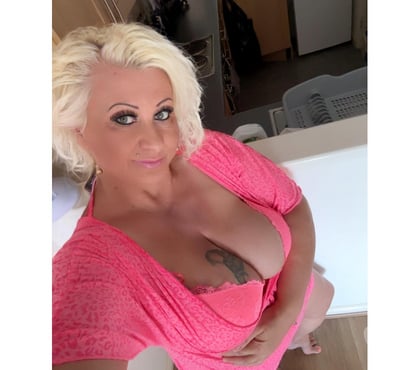 Escorts Barking Barking and Dagenham - Photos for AMANDA HORNY MILF 😍