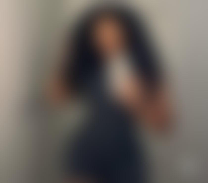 Charming Latina with Natural Allure – Classy & Genuine