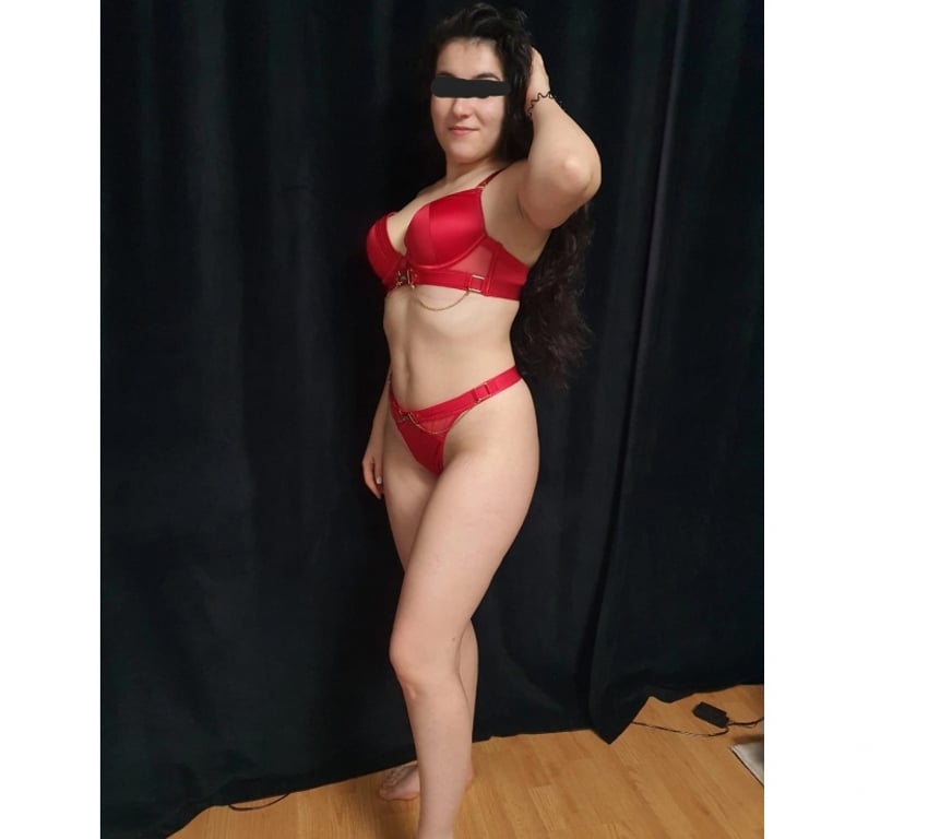Escorts Swansea - Wales Swansea City Centre - Swansea - Photos for Available now xx peachy bum xx petite brunette