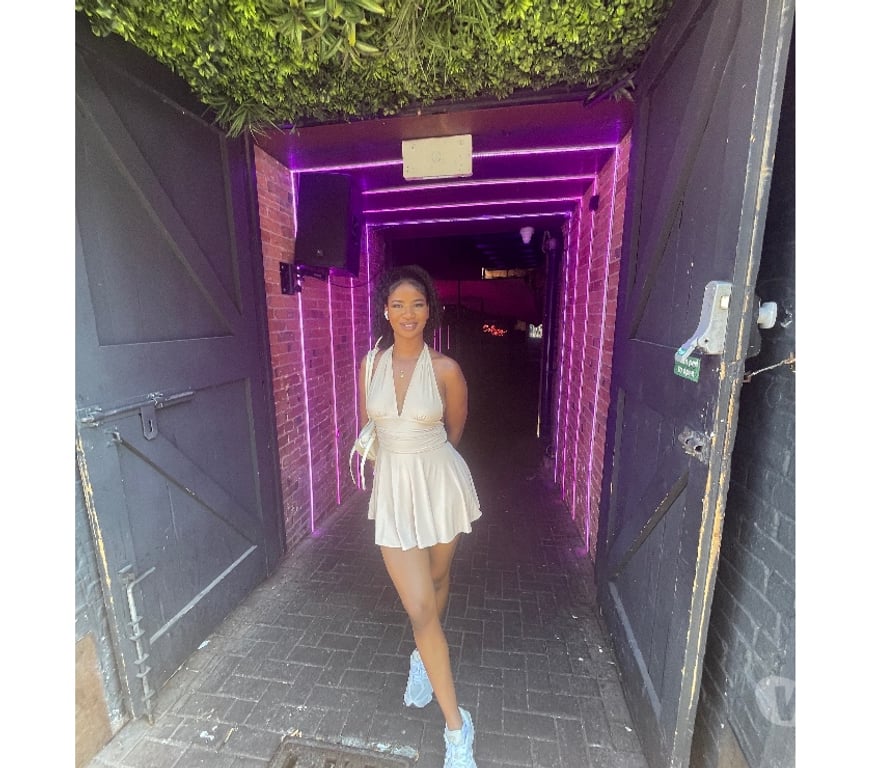 Escorts Derbyshire Chesterfield - Photos for Goddess Nera Ebony British Independent Discreet Party